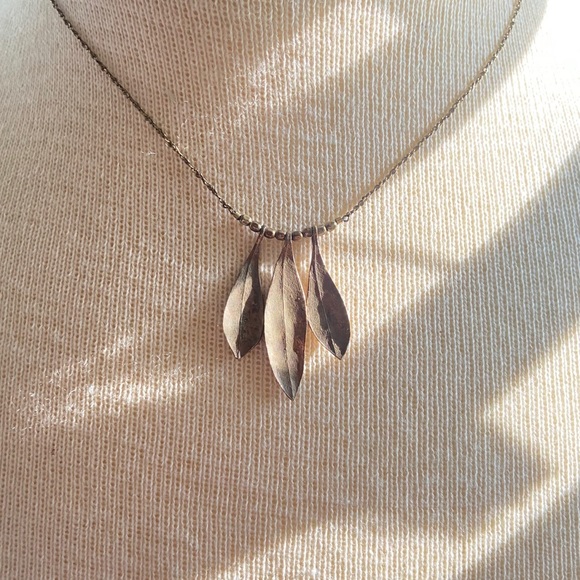 14k Gold Vermeil Leaf Necklace - Picture 3 of 6